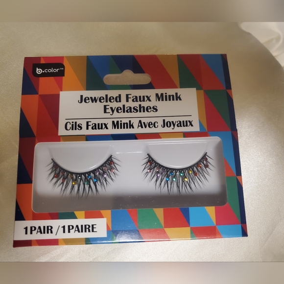 Face Gems & Jeweled Eyelashes - Picture 9 of 13